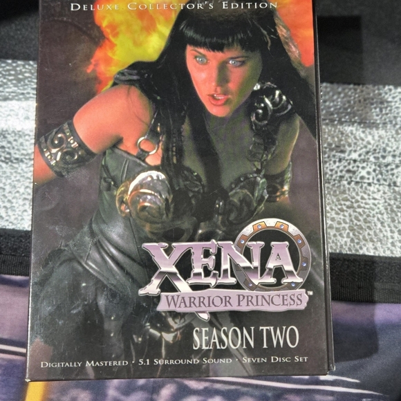 Xena: Warrior Princess – Seasons 1 & 2 DVD Box Set Bundle (Deluxe Collector’s